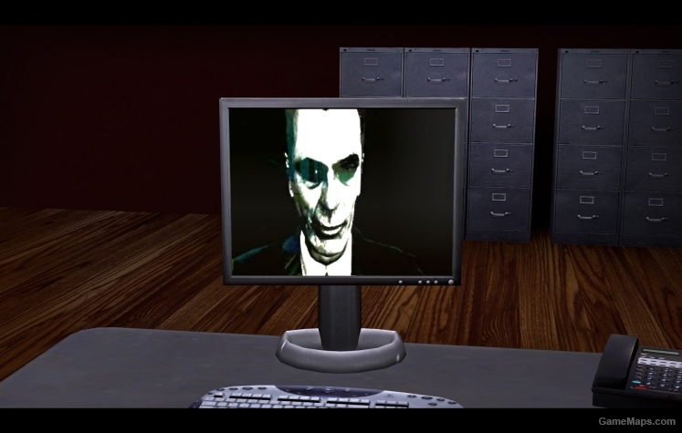 Half Life2 trailer on PC Screen