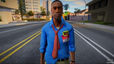 Louis from Left 4 Dead (BestBuy Employee)