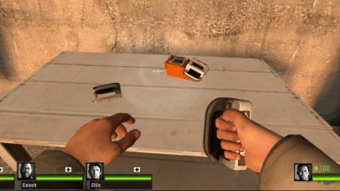 Defibrillator Paddle replace Knife [Melee]